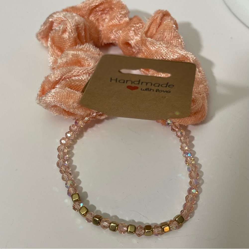 Handmade Pink and Gold iridescent stretch bracelet and matching Peach Sc…​​​ - Picture 5 of 6